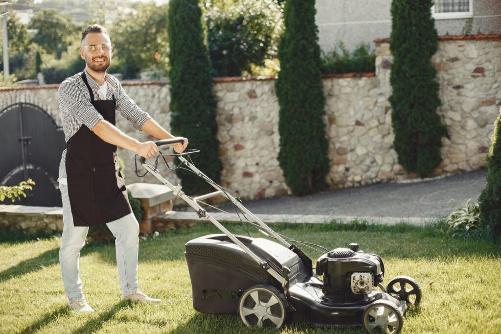 Preparing Your Lawn for Winter - Mow Your Lawn Regularly