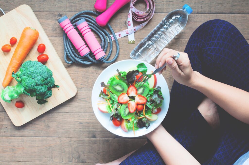 5 Ways to Stay Healthy and Save Money on Insurance