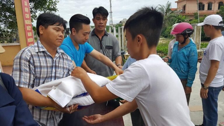 Sponsoring-Less-Fortunate-Students-in-Phu-Thuong-960×540-1-1-768×432