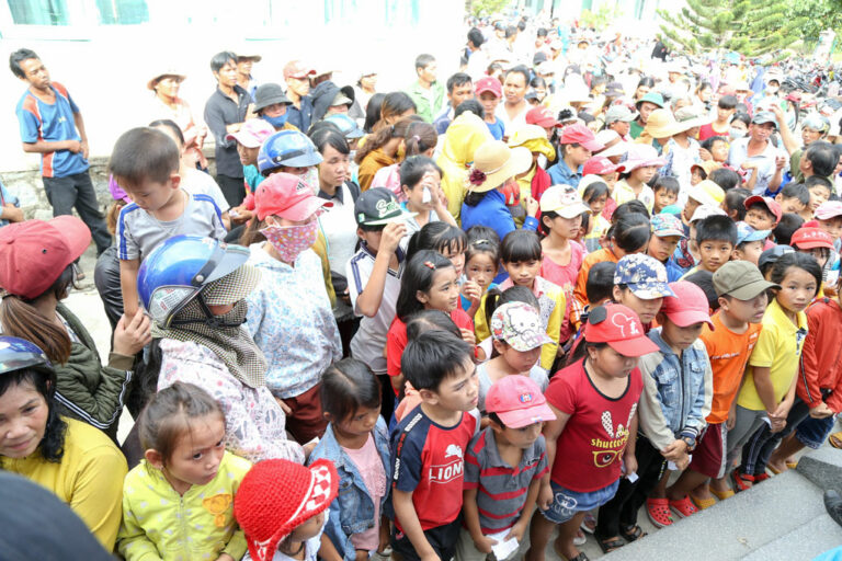 The-Ethnic-Students-in-Pham-Hong-Thai-Primary-Schoo1020x680-1-768×512